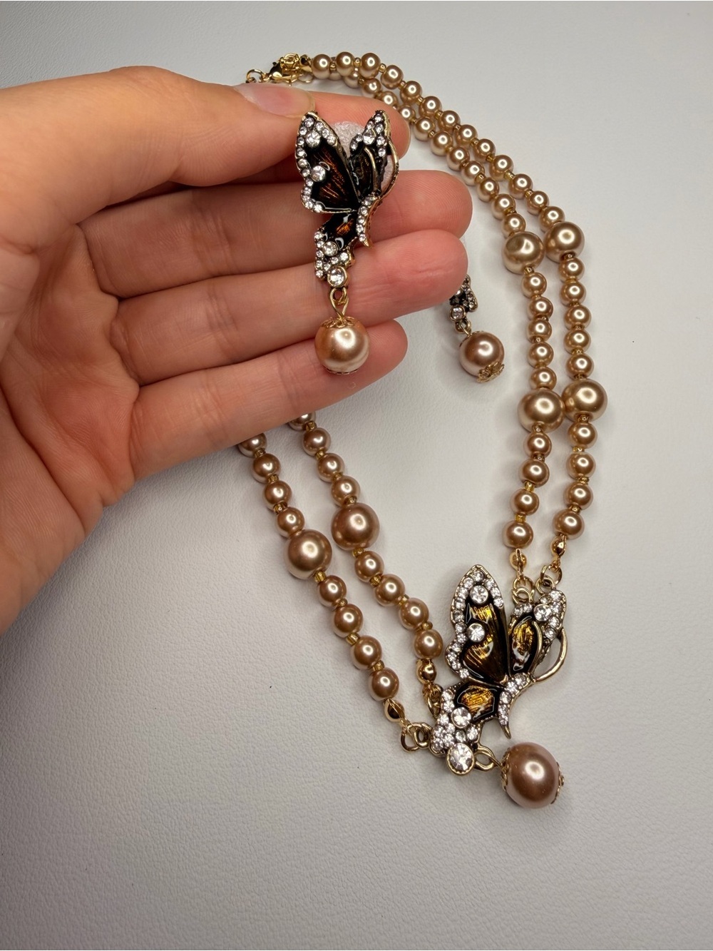 Champagne Pearl Butterfly Necklace Set - Picture 3 of 9
